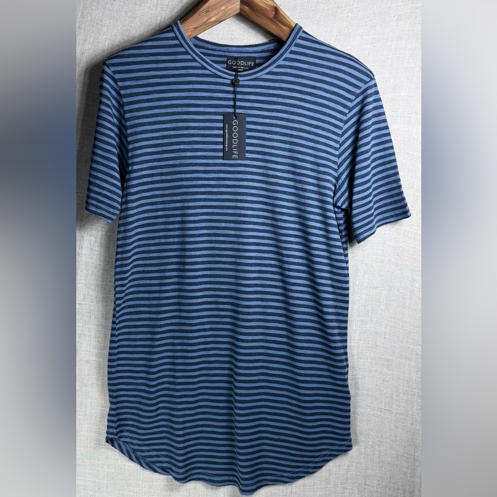NWT Goodlife Scallop Crewneck Striped T-Shirt Blue Grey Men’s Small